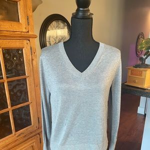 Banana Republic light grey v neck sweater